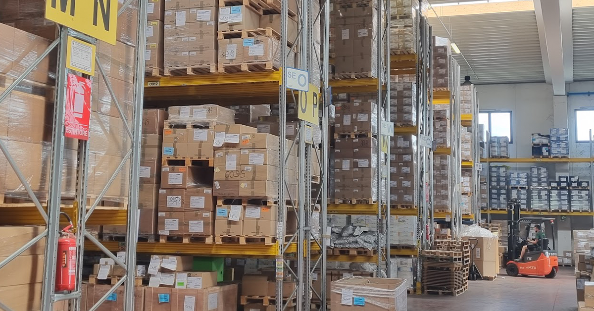 LAVORO: PREPARATORE DI MAGAZZINO