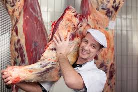 LAVORO: Azienda del territorio (zona Treglio) ricerca e seleziona MACELLAIO.