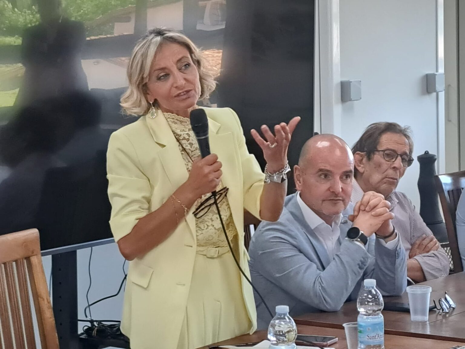 Un incontro riuscito e partecipato segna una svolta per la Piana del Cavaliere: imprese e istituzioni fanno squadra. 